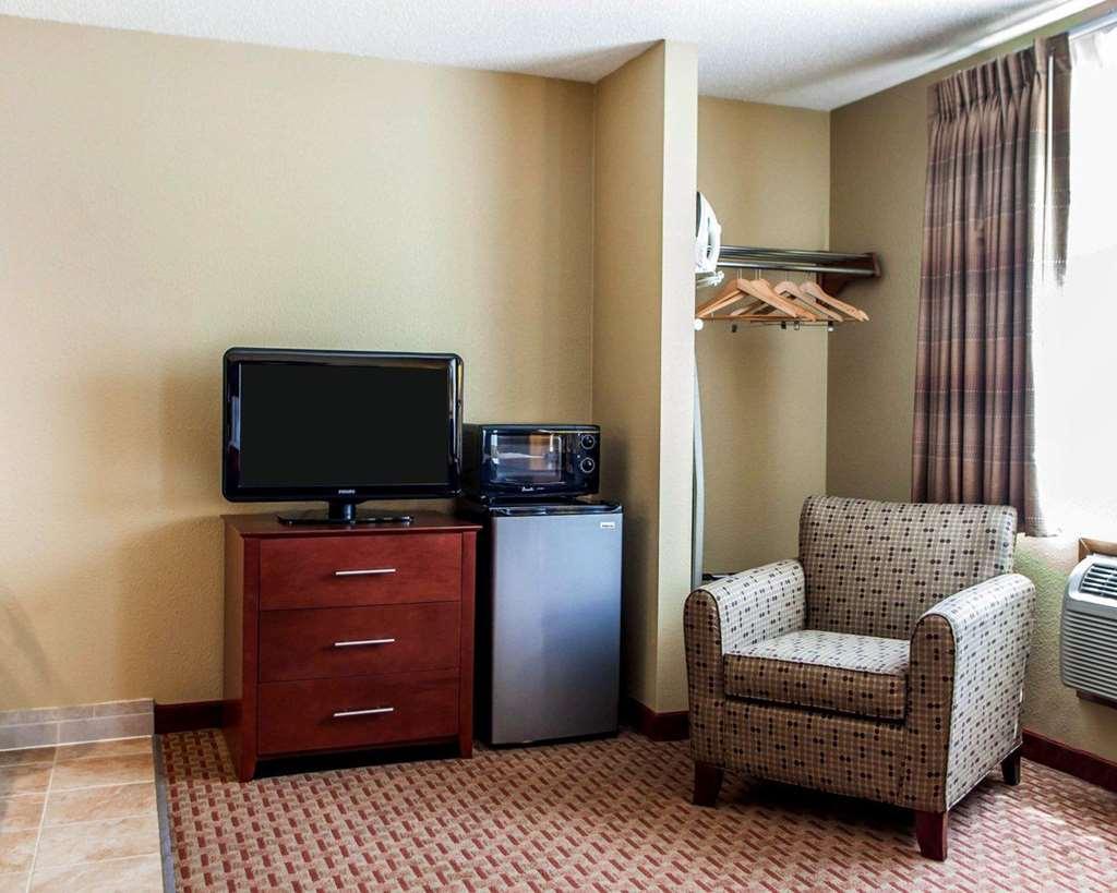 Quality Inn & Suites Davenport Near I-80 Quarto foto