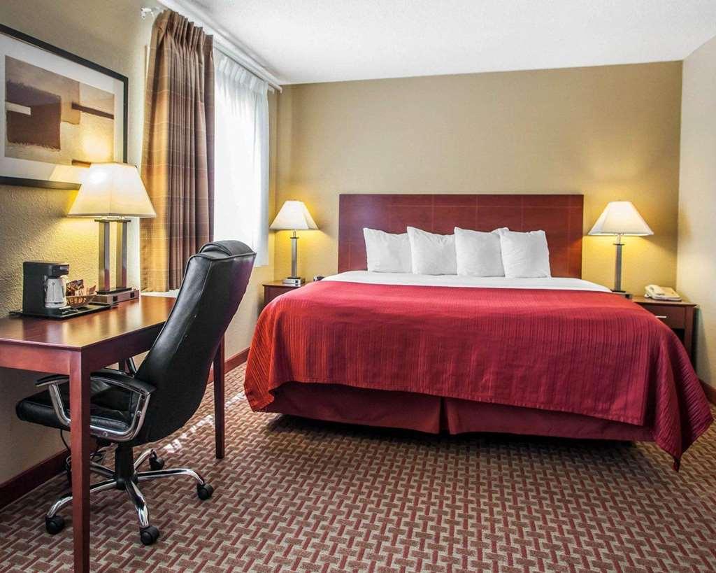 Quality Inn & Suites Davenport Near I-80 Quarto foto