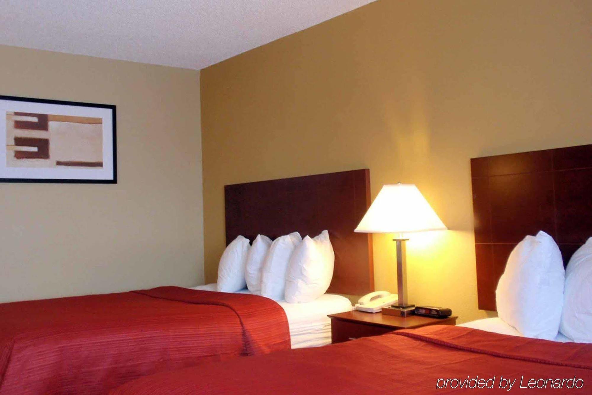 Quality Inn & Suites Davenport Near I-80 Quarto foto